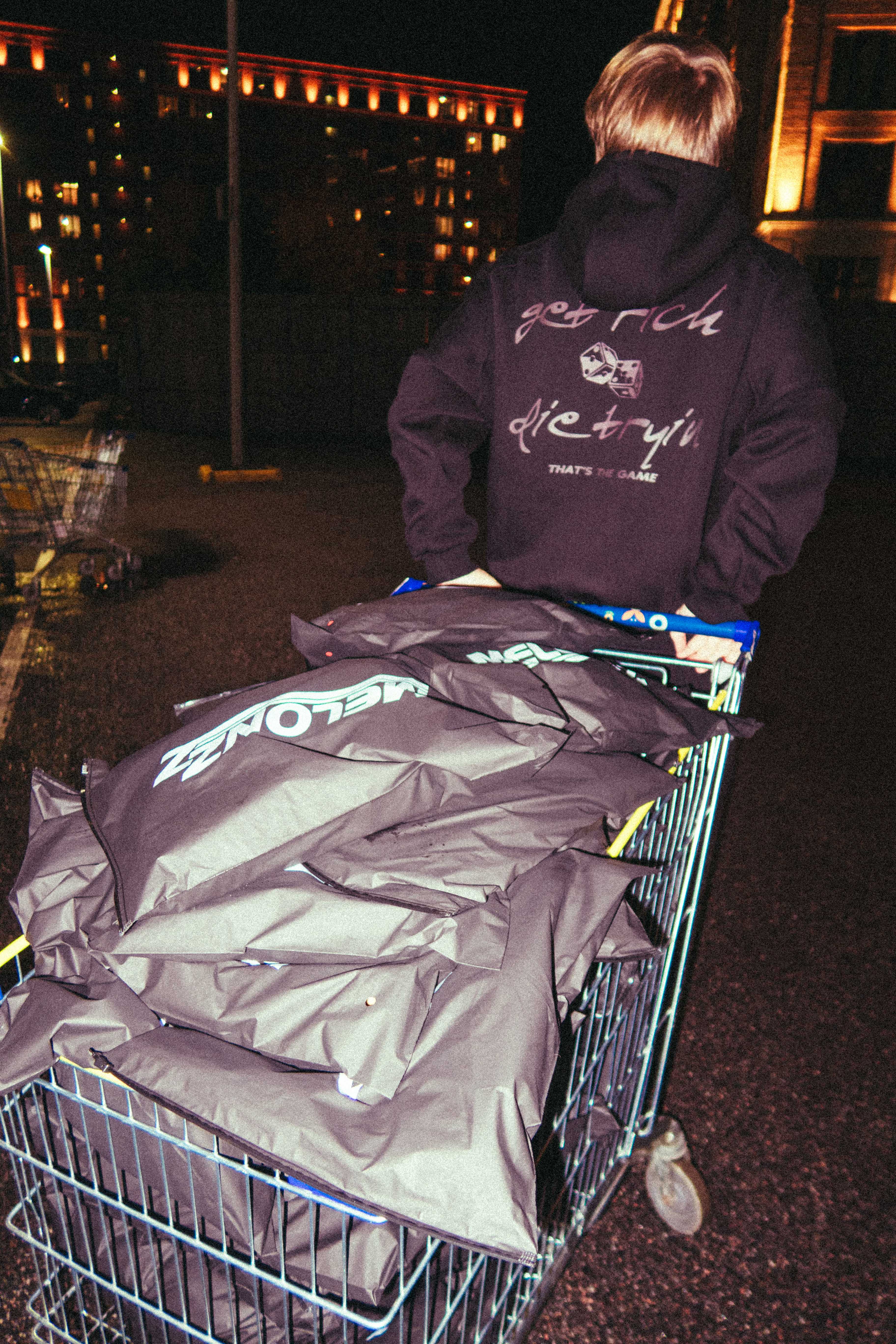 MELONZZ Merch Cart - Street Style